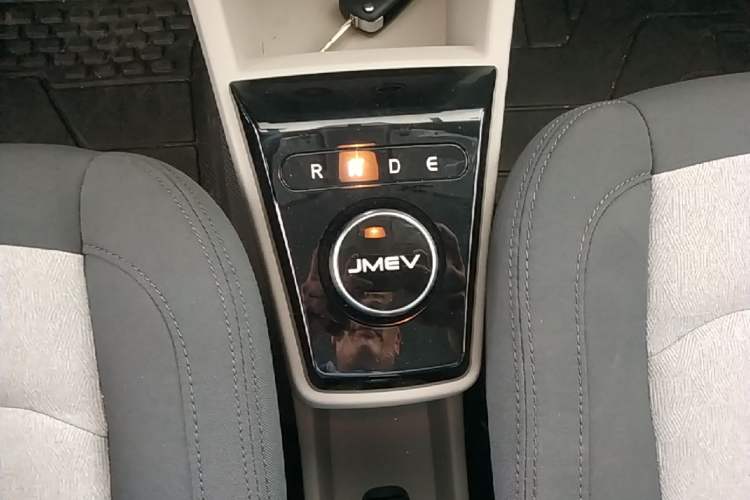 Used JMEV Xiao Qilin 2026 Model PLUS+ Comfort Version Gear Lever