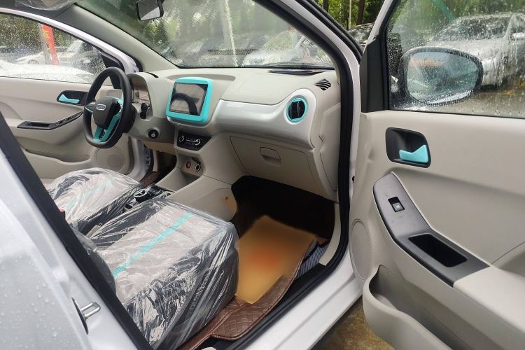 Used JMEV Xiao Qilin 2026 Model PLUS+ Comfort Version Interior 2