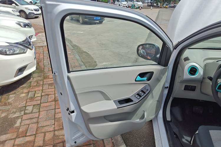 Used JMEV Xiao Qilin 2026 Model PLUS+ Luxury Version Left Front Door Interior