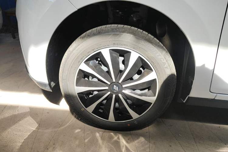 Used JMEV Xiao Qilin 2026 Model PLUS+ Comfort Version Left Front Wheel Hub