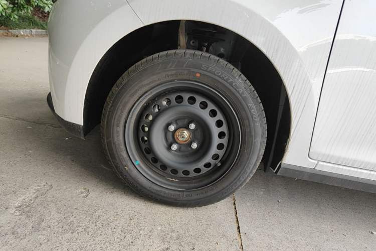 Used JMEV Xiao Qilin 2026 Model PLUS+ Comfort Version Left Front Wheel Hub