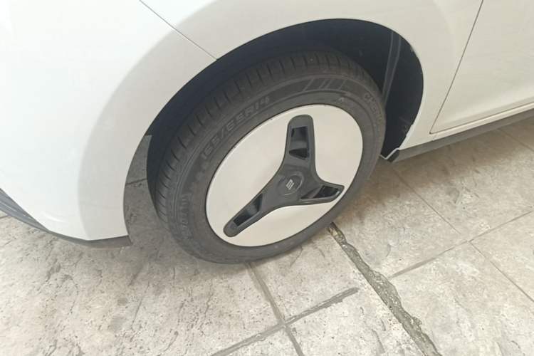 Used JMEV Xiao Qilin 2026 Model PLUS+ Comfort Version Left Front Wheel Hub