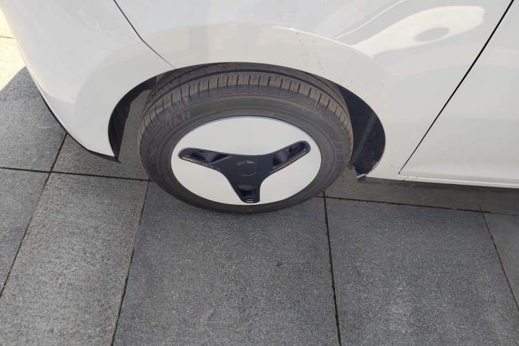 Used JMEV Xiao Qilin 2026 Model PLUS+ Comfort Version Left Front Wheel Hub
