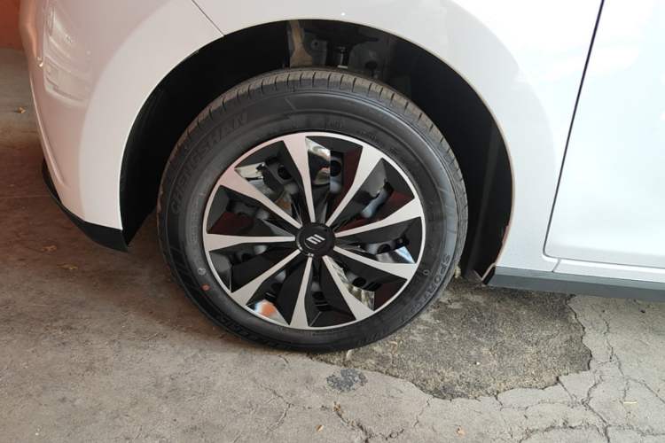 Used JMEV Xiao Qilin 2026 Model PLUS+ Comfort Version Left Front Wheel Hub