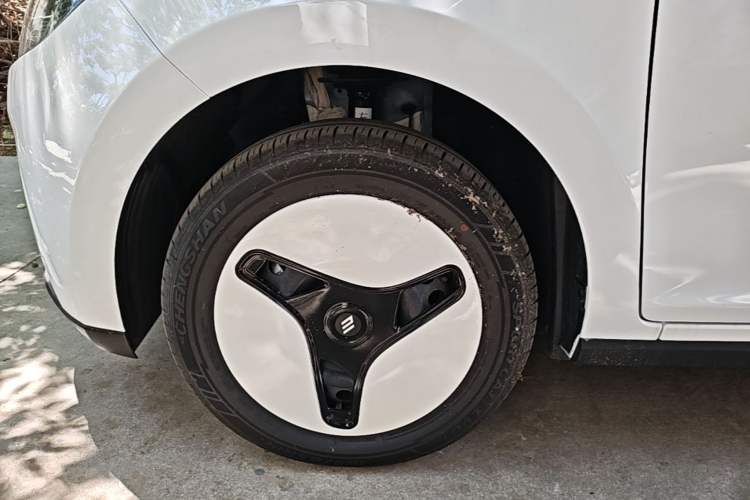 Used JMEV Xiao Qilin 2026 Model PLUS+ Comfort Version Left Front Wheel Hub