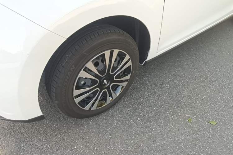 Used JMEV Xiao Qilin 2026 Model PLUS+ Comfort Version Left Front Wheel Hub