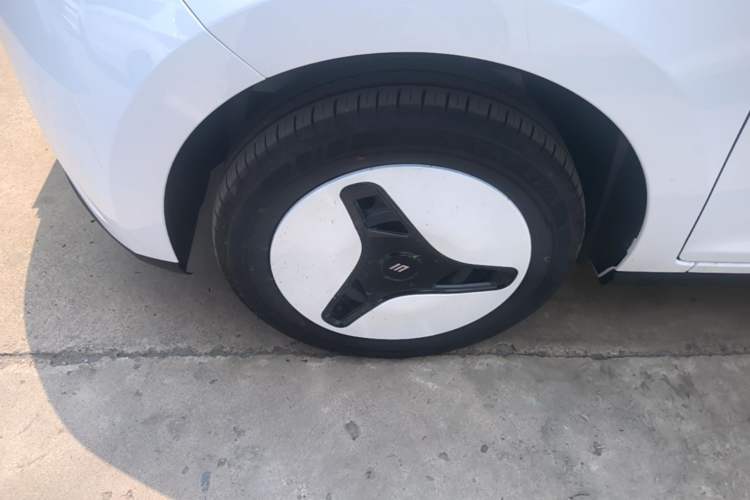 Used JMEV Xiao Qilin 2026 Model PLUS+ Comfort Version Left Front Wheel Hub