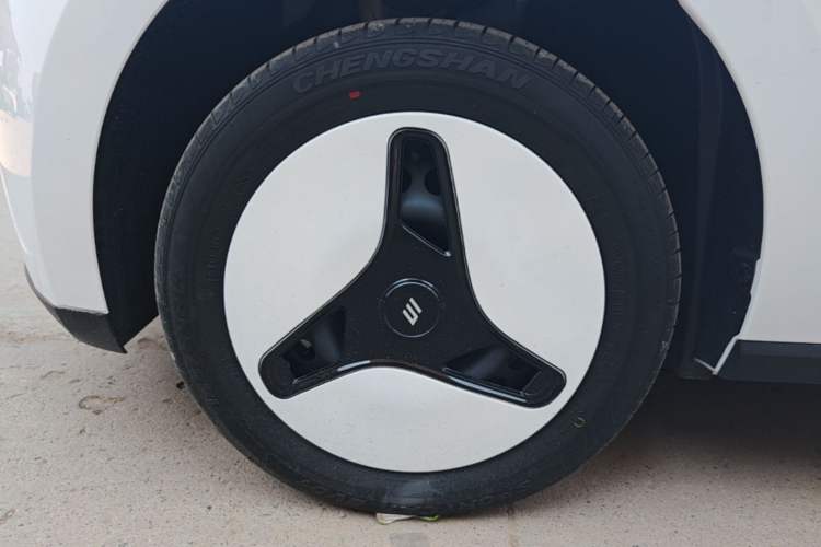 Used JMEV Xiao Qilin 2026 Model PLUS+ Comfort Version Left Front Wheel Hub