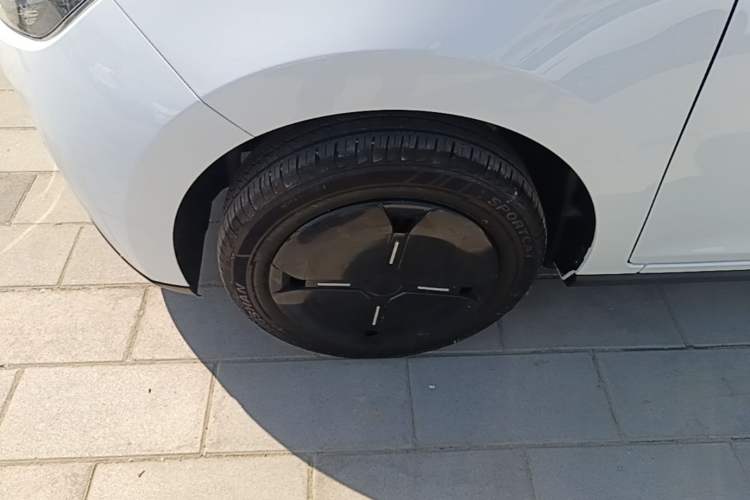 Used JMEV Xiao Qilin 2026 Model PLUS Comfort Version Left Front Wheel Hub
