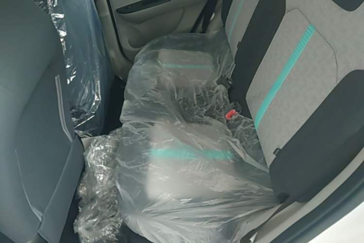 Used JMEV Xiao Qilin 2026 Model PLUS+ Luxury Version Left Rear Seat