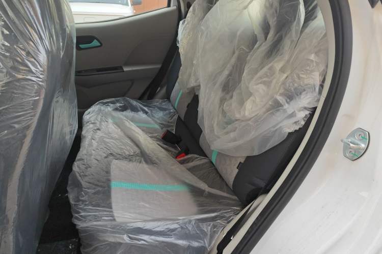 Used JMEV Xiao Qilin 2026 Model PLUS+ Comfort Version Left Rear Seat