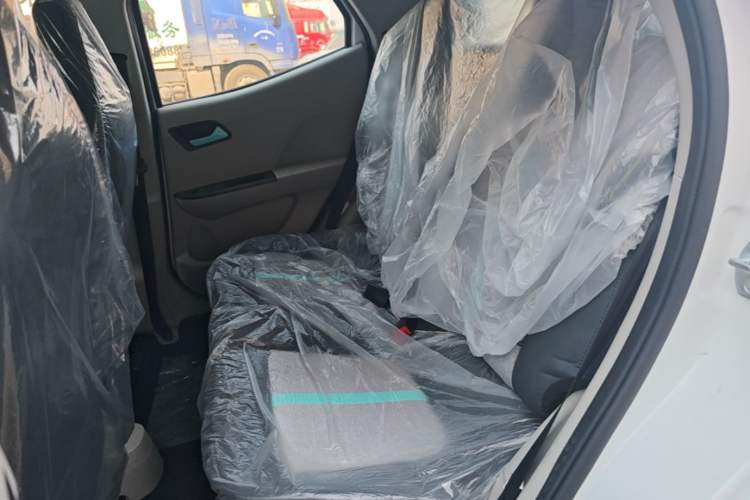 Used JMEV Xiao Qilin 2026 Model PLUS+ Comfort Version Left Rear Seat