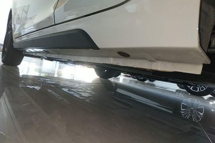 Used JMEV Xiao Qilin 2026 Model PLUS+ Comfort Version Left Side Sill
