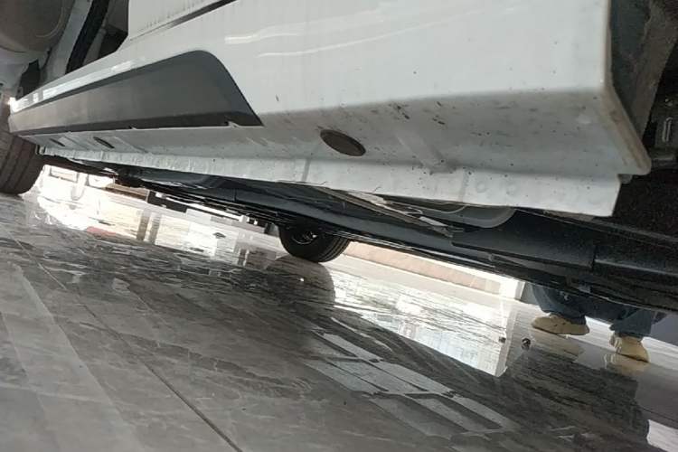 Used JMEV Xiao Qilin 2026 Model PLUS+ Comfort Version Left Side Sill