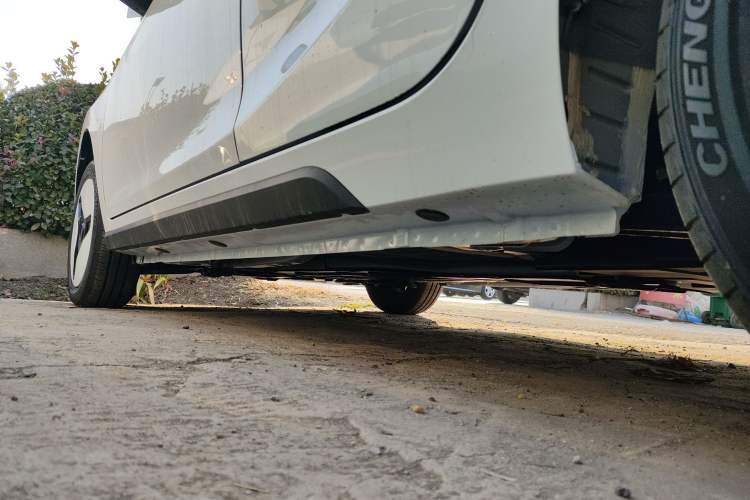 Used JMEV Xiao Qilin 2026 Model PLUS+ Comfort Version Left Side Sill