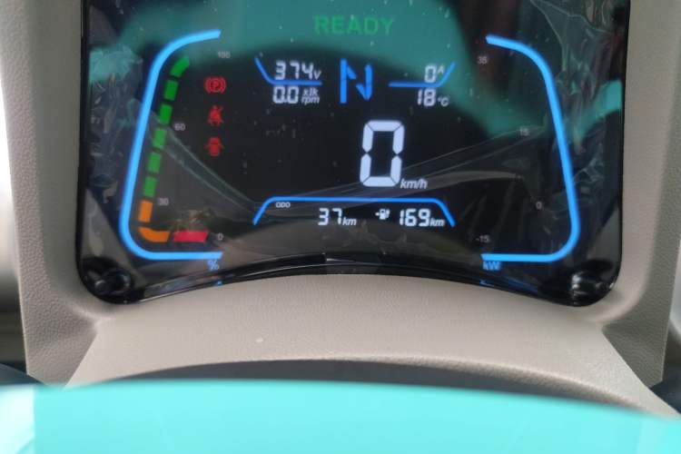 Used JMEV Xiao Qilin 2026 Model PLUS+ Comfort Version Odometer Close Up