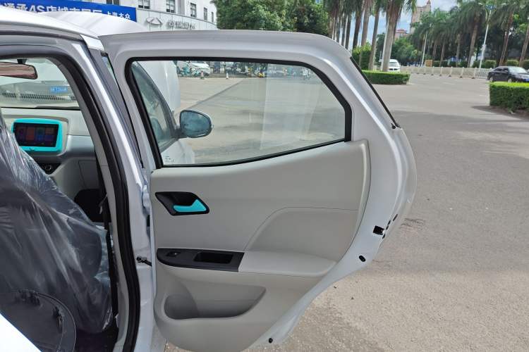 Used JMEV Xiao Qilin 2026 Model PLUS+ Luxury Version Right Rear Door Interior
