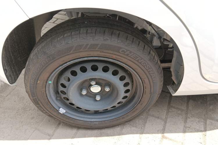 Used JMEV Xiao Qilin 2026 Model PLUS Comfort Version Right Rear Wheel Hub