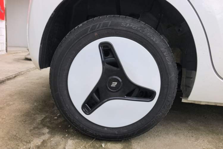 Used JMEV Xiao Qilin 2026 Model PLUS+ Luxury Version Right Rear Wheel Hub