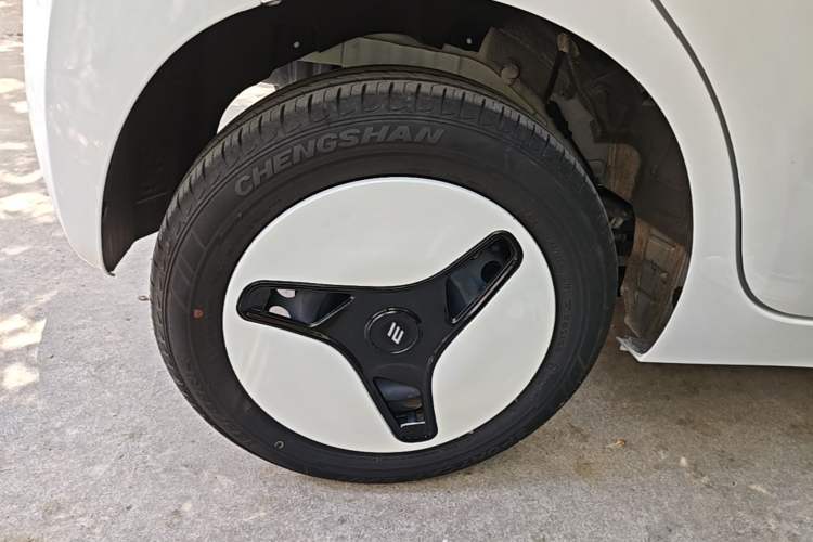 Used JMEV Xiao Qilin 2026 Model PLUS+ Comfort Version Right Rear Wheel Hub