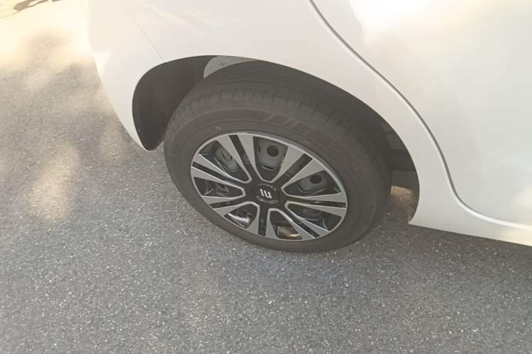 Used JMEV Xiao Qilin 2026 Model PLUS+ Comfort Version Right Rear Wheel Hub