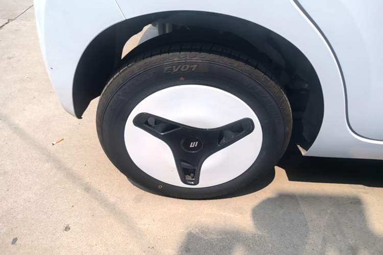 Used JMEV Xiao Qilin 2026 Model PLUS+ Comfort Version Right Rear Wheel Hub