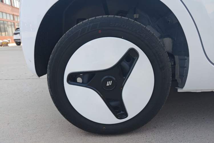 Used JMEV Xiao Qilin 2026 Model PLUS+ Comfort Version Right Rear Wheel Hub