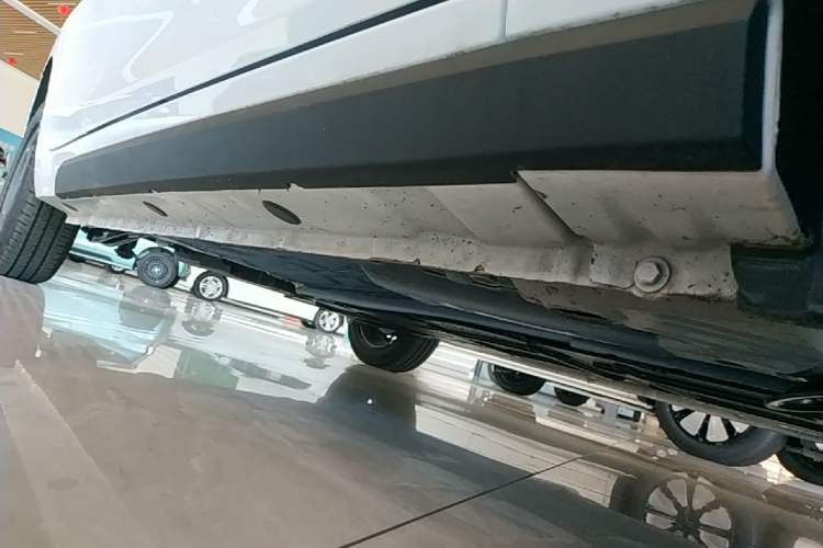 Used JMEV Xiao Qilin 2026 Model PLUS+ Comfort Version Right Side Sill