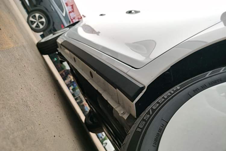 Used JMEV Xiao Qilin 2026 Model PLUS+ Comfort Version Right Side Sill