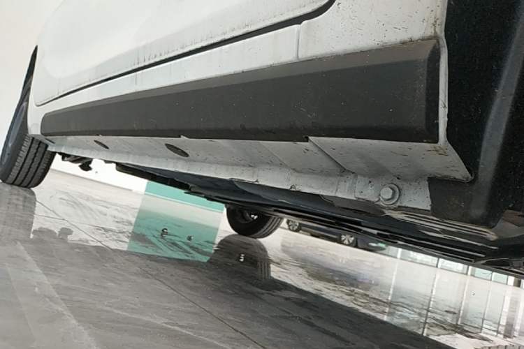 Used JMEV Xiao Qilin 2026 Model PLUS+ Comfort Version Right Side Sill