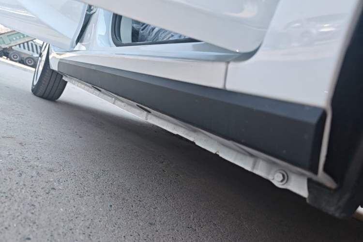 Used JMEV Xiao Qilin 2026 Model PLUS+ Comfort Version Right Side Sill