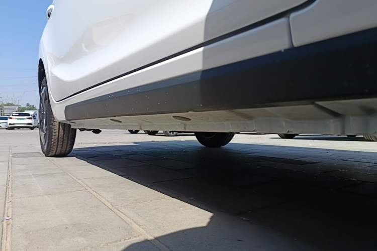 Used JMEV Xiao Qilin 2026 Model PLUS Comfort Version Right Side Sill