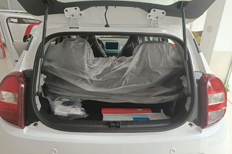 Used JMEV Xiao Qilin 2026 Model PLUS+ Comfort Version Trunk
