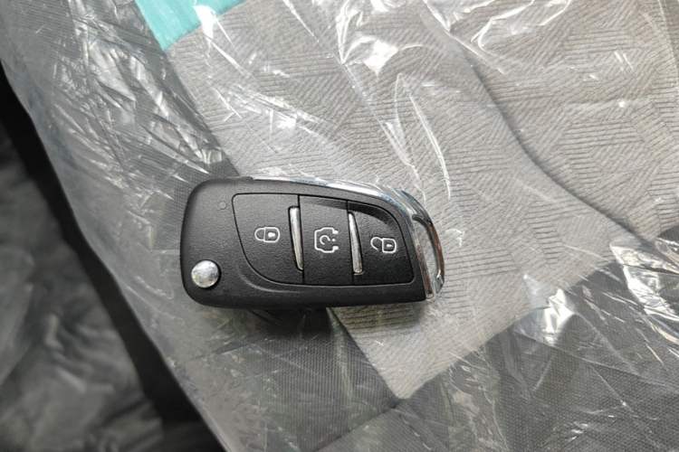 Used JMEV Xiao Qilin 2026 Model PLUS+ Comfort Version Vehicle Key