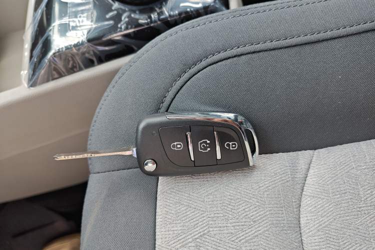 Used JMEV Xiao Qilin 2026 Model PLUS+ Luxury Version Vehicle Key