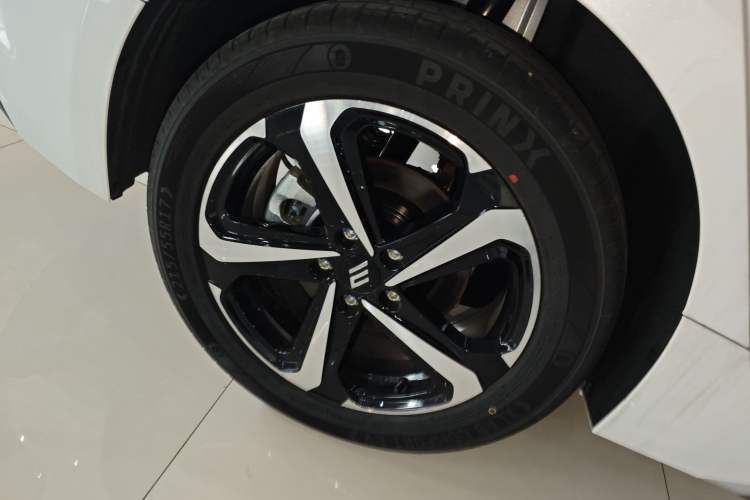 Used JMEV Yichi 05 2025 Yichi 05 Enjoyment Edition Right Rear Wheel Hub