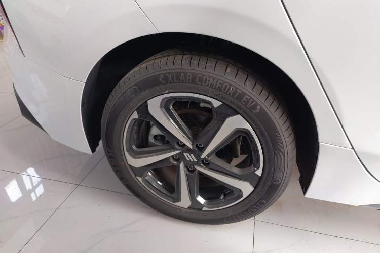 Used JMEV Yichi 05 2025 Yichi 05 Enjoyment Edition Right Rear Wheel Hub