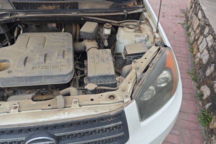 Used Jonway A380 2012 1.6L Manual Elite Model Engine Bay Left