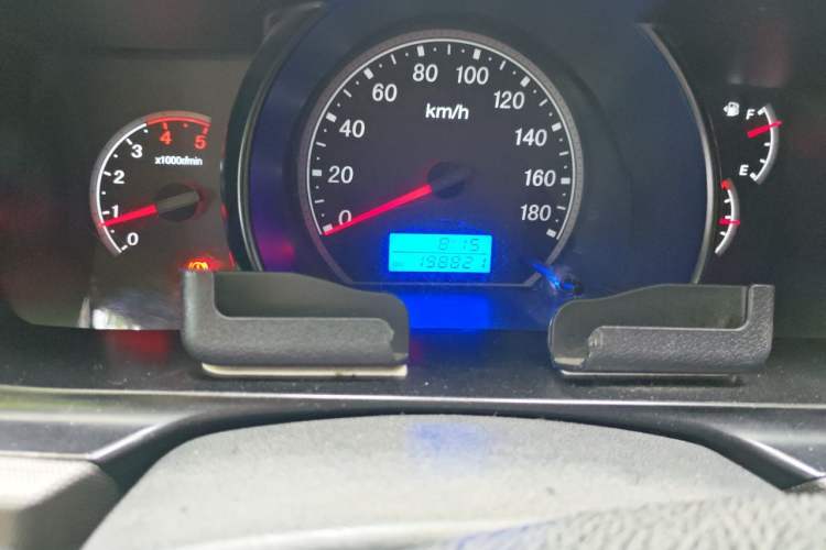 Used Joylong A4 2016 2.5T Economy Version SC25R Odometer Close Up
