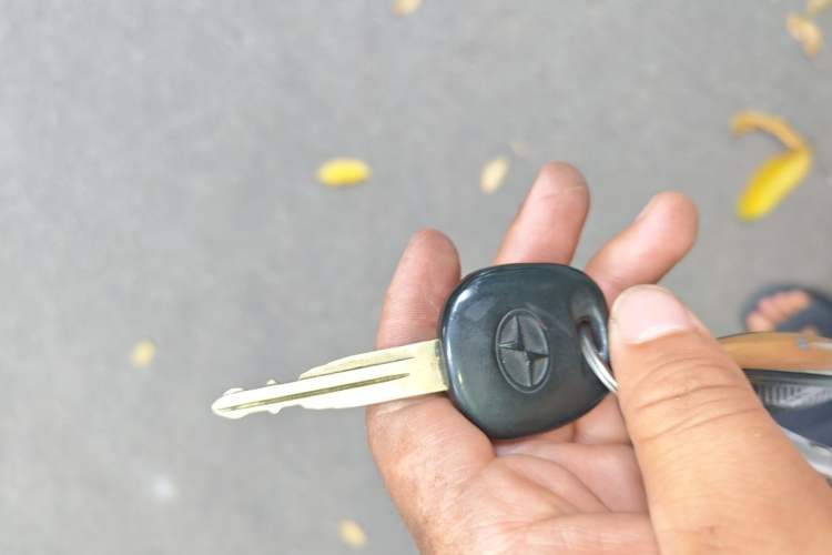Used Joylong A4 2016 2.5T Economy Version SC25R Vehicle Key