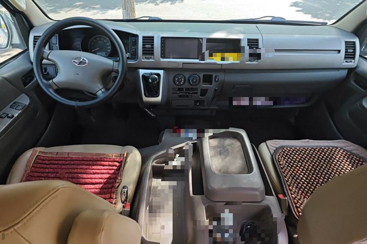 Used Joylong A4 2018 2.0T Standard Version Center Console