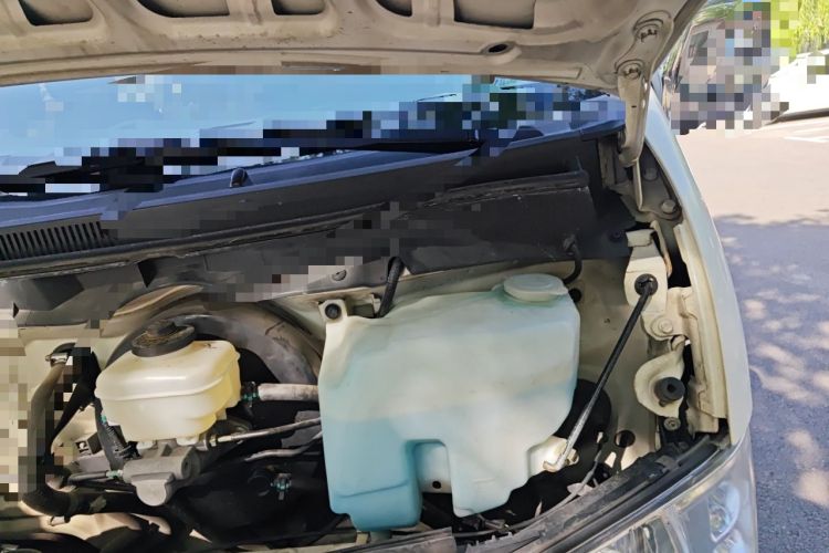 Used Joylong A4 2018 2.0T Standard Version Engine Bay Left