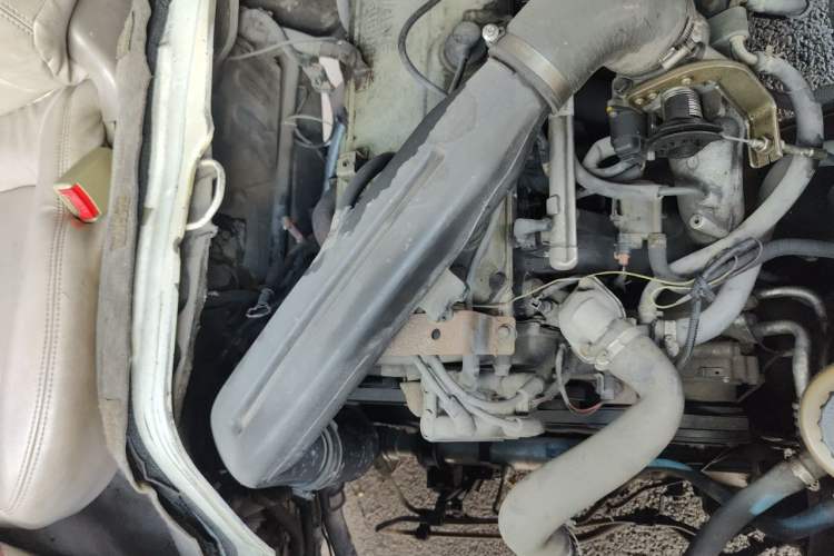 Used Joylong A5  Engine Bay Right