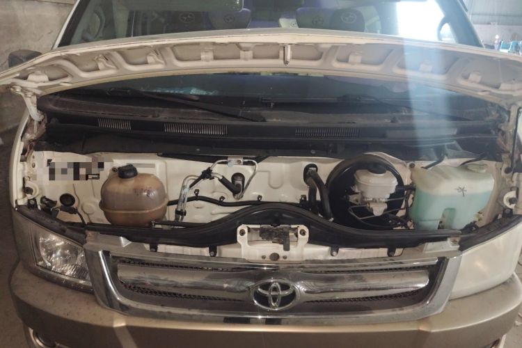 Used Joylong A5  Engine Bay