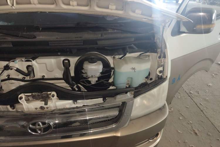 Used Joylong A5  Engine Bay Left