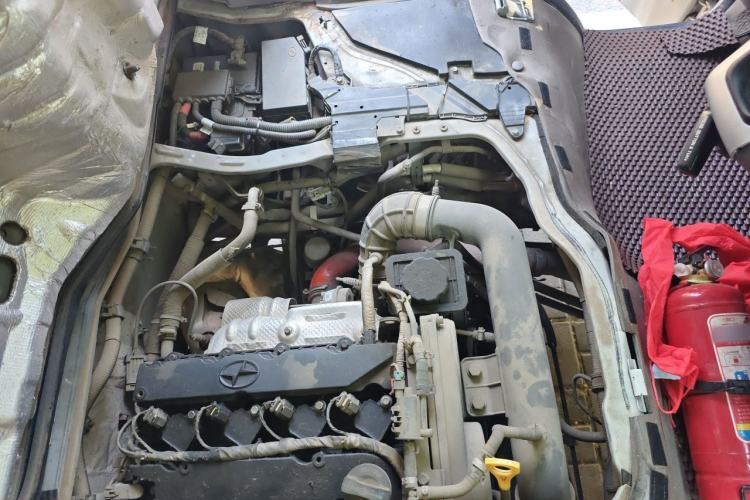 Used Joylong A5 2018 2.0T Luxury Model Engine Bay