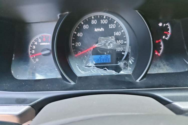 Used Joylong A5 2018 2.0T Luxury Model Odometer Close Up