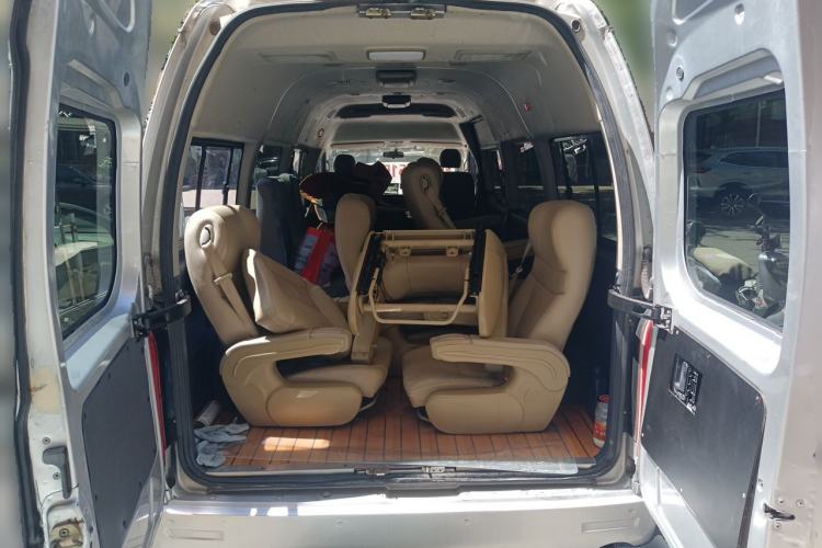 Used Joylong A6 2015 2.8T Luxury Version JE4D28A Trunk