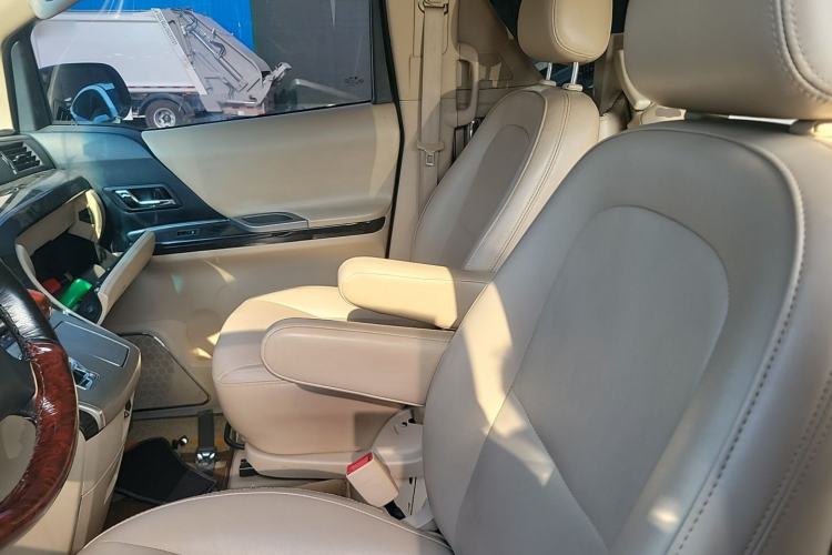 Used Joylong iFly 2014 2.4L Luxury Model Left Front Seat