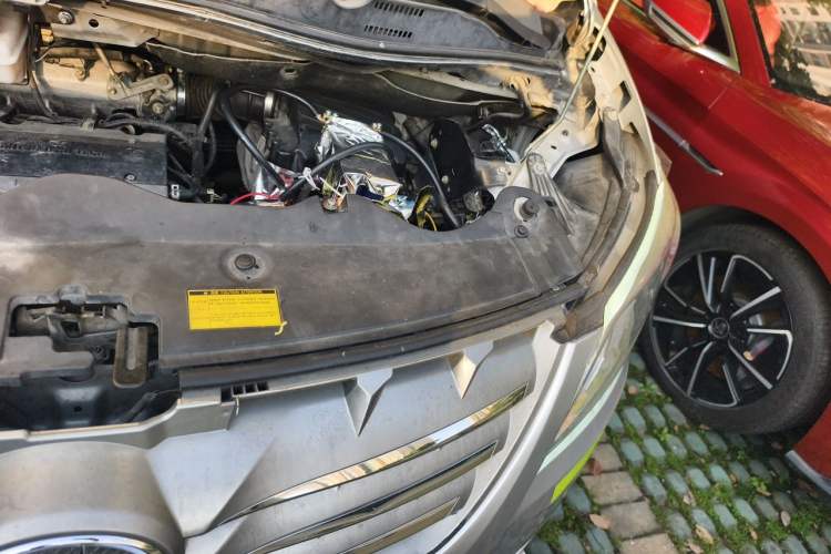 Used Joylong iFly 2017 2.0L Manual Standard Edition Engine Bay Left